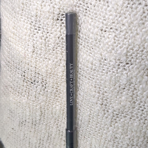 LOVE•CRAFT•BEAUTY Gel Line Eye Pencil in Searchlight, 1.21g/0.042oz - Picture 8 of 9